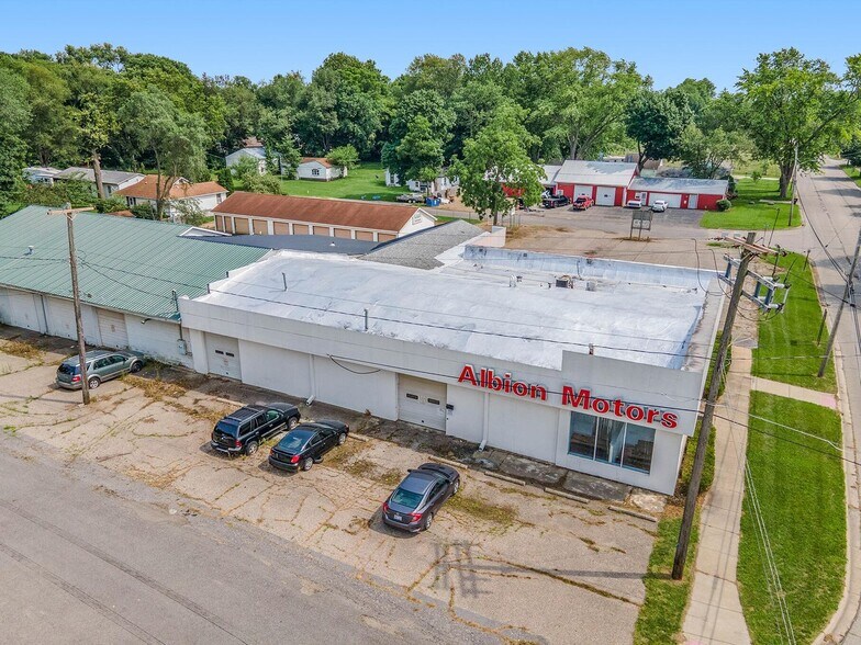 More Photos Of 600 N Clark St, Albion Auto Dealership For Sale