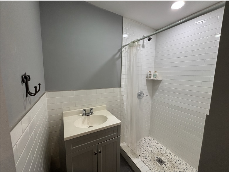 More Photos Of 50-52 Dales Ave, Jersey City Service For Lease