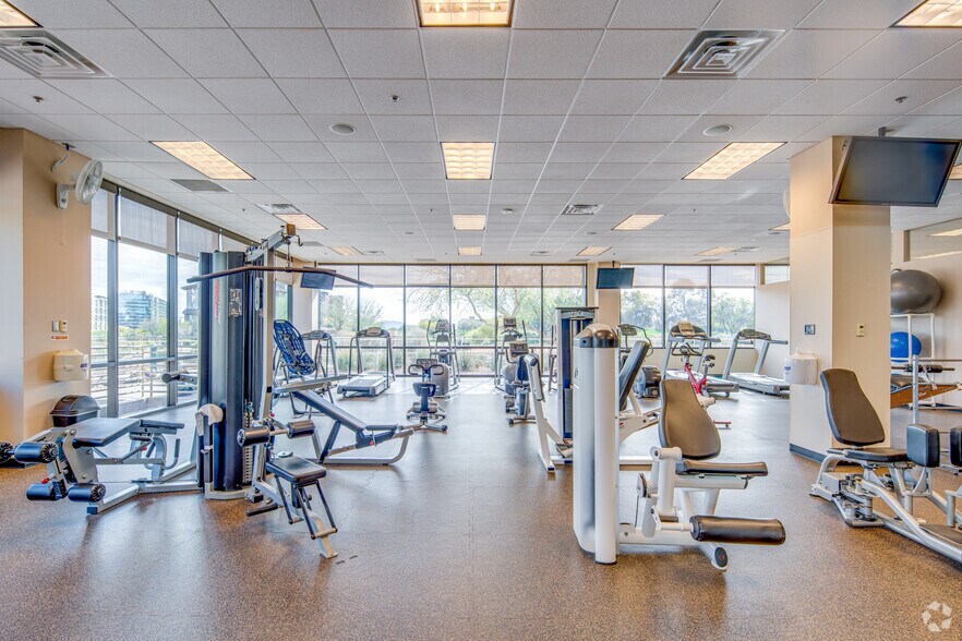 More Photos Of 16100 N 71st St, Scottsdale Office For Lease