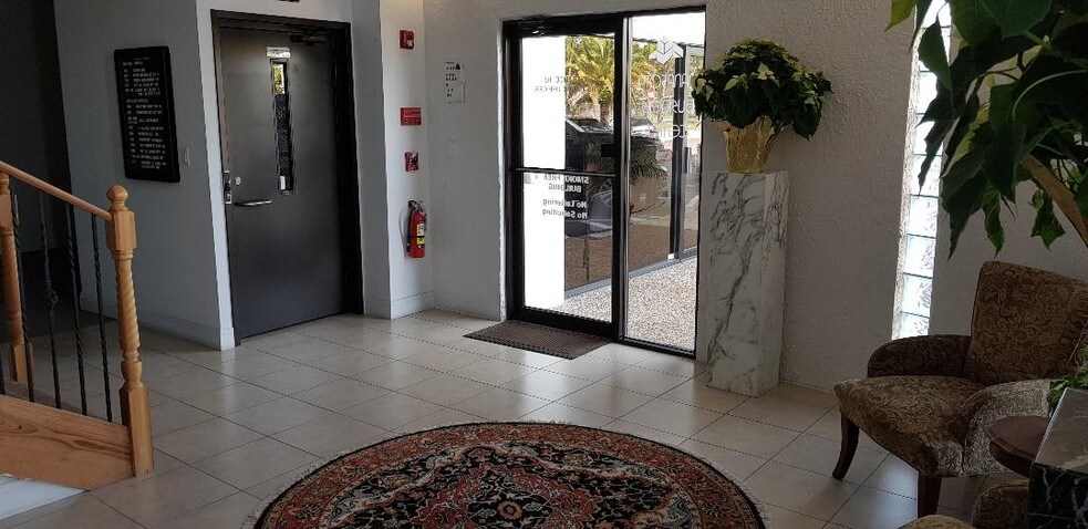 More Photos Of 7910 N Tamiami Trl, Sarasota Office For Lease