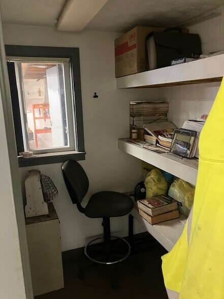 More Photos Of 1110 Island Ave, McKees Rocks Warehouse For Lease