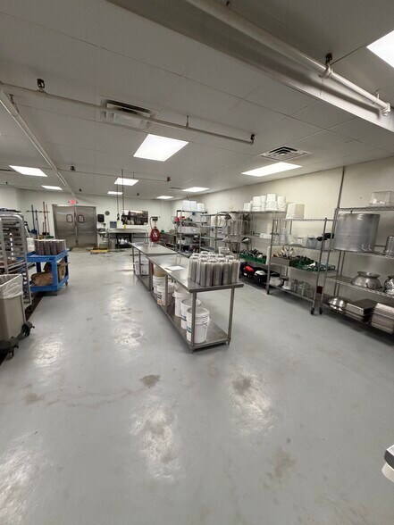 More Photos Of 3113 Main St, Atlanta Food Processing For Lease