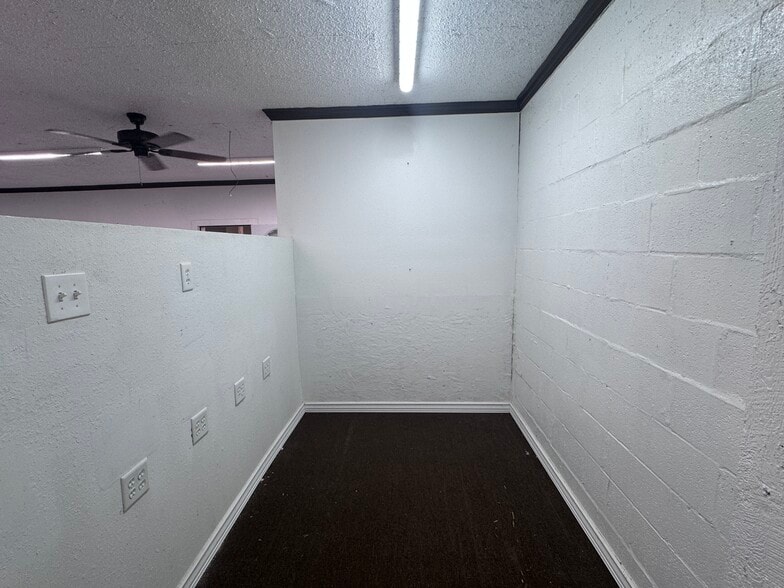 More Photos Of 4200 42nd St, Dickinson Freestanding For Sale