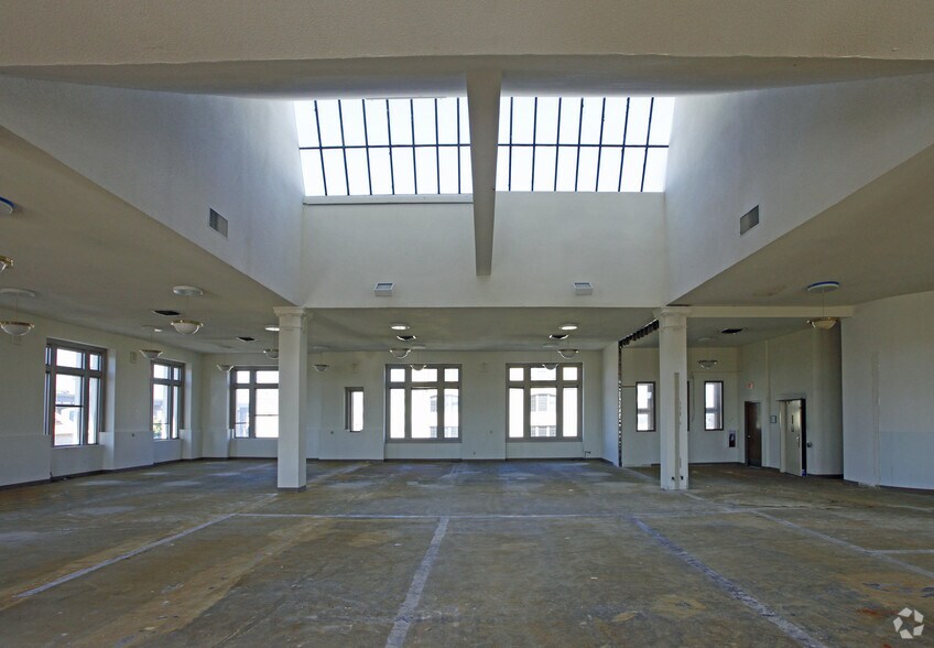 More Photos Of 647 W Virginia St, Milwaukee Office Residential For Lease