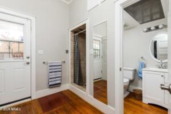 More Photos Of 711 E McKinley St, Phoenix Light Distribution For Sale