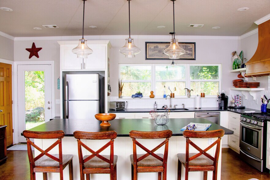 More Photos Of 19398 Highway 80, Hulbert Specialty For Sale