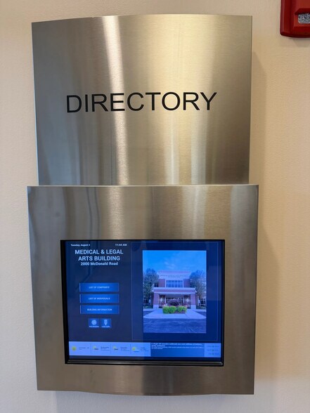 More Photos Of 2000 McDonald Rd, South Elgin Medical For Lease