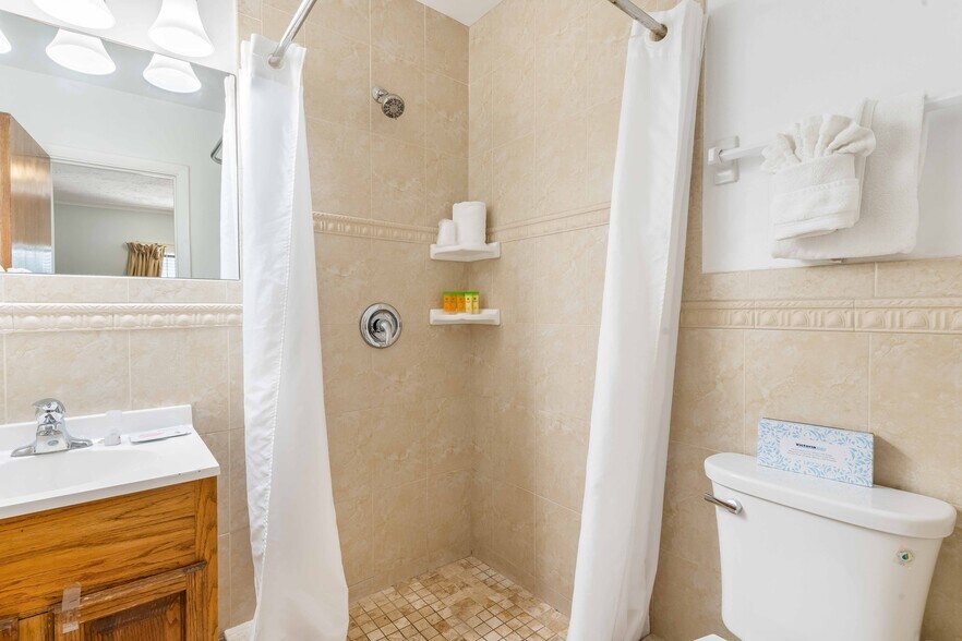 More Photos Of 97850 Overseas Hwy, Key Largo Hotel For Sale