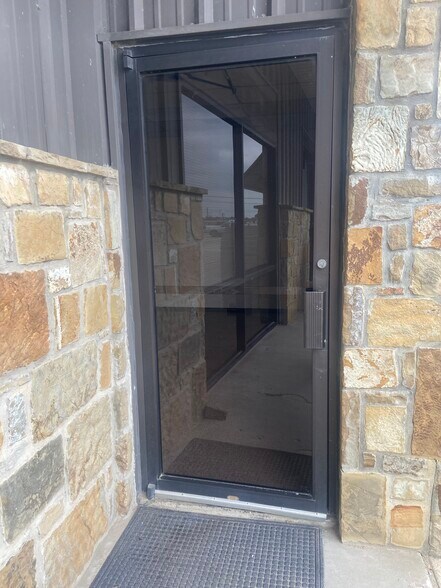 More Photos Of 1047 E Highway 121, Lewisville Self Storage For Lease