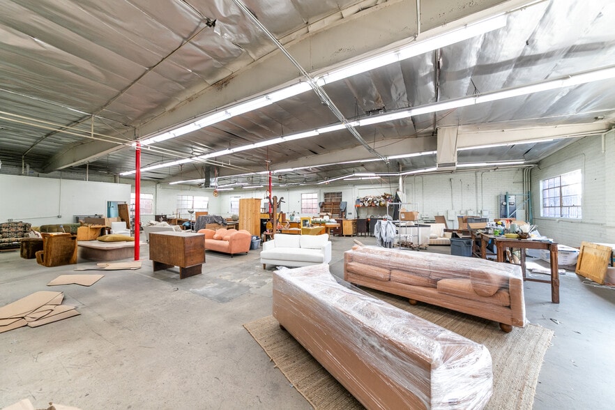 More Photos Of 3040 Rosslyn St, Los Angeles Warehouse For Lease