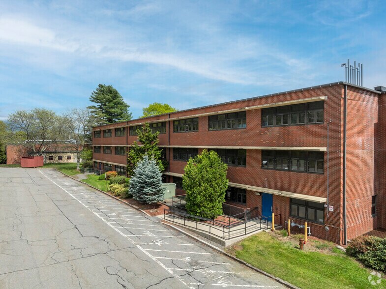 More Photos Of 94 Jackson Rd, Devens Office For Lease