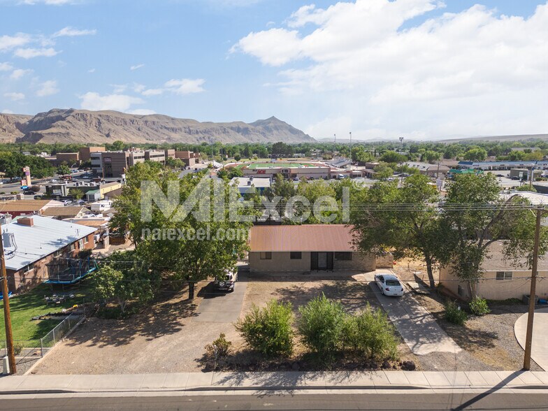 More Photos Of 481 W 100 N, Hurricane Specialty For Sale