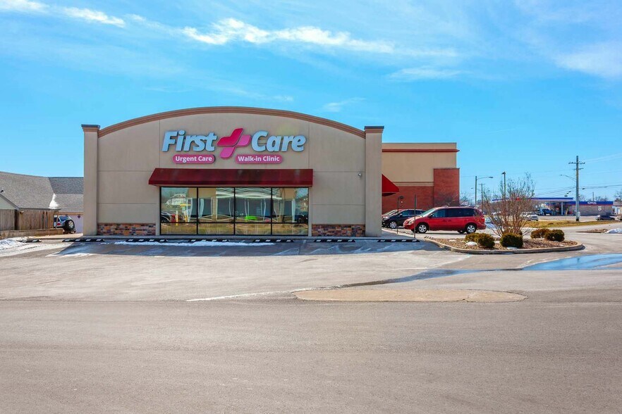 Primary Photo Of 1350 N Main St, Madisonville Medical For Sale