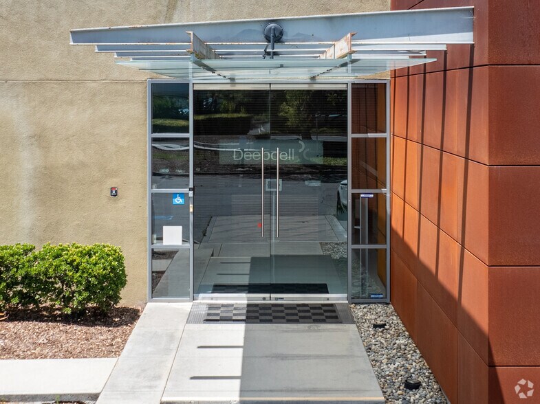 More Photos Of 4025 Bohannon Dr, Menlo Park Research And Development For Lease