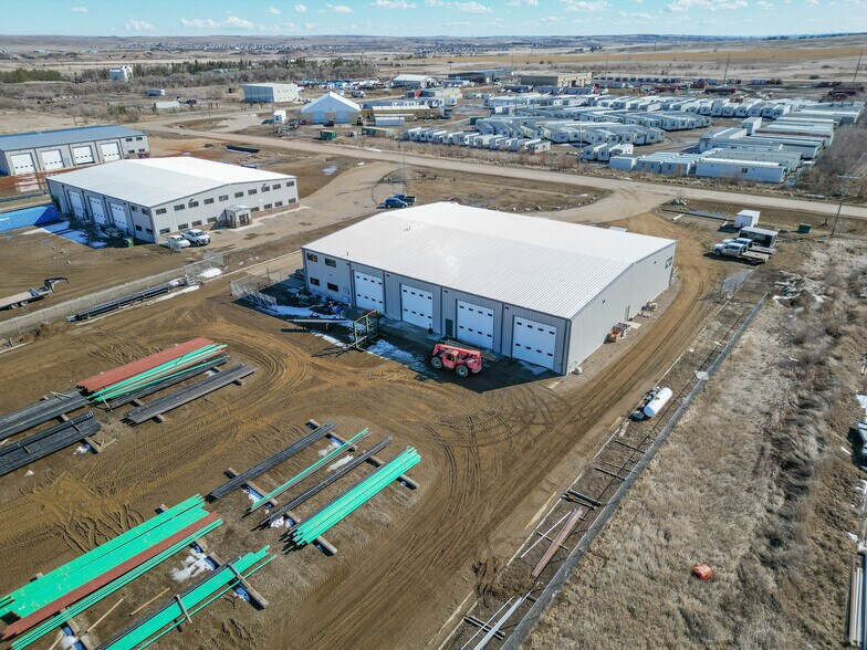 More Photos Of 509 Well St, Williston Warehouse For Lease