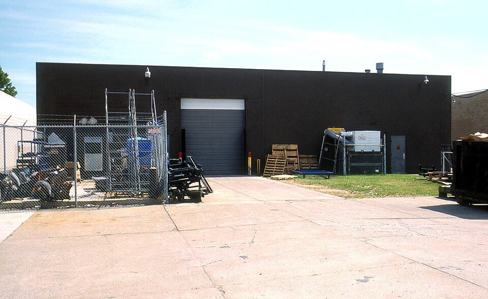More Photos Of 31771 Sherman Ave, Madison Heights Warehouse For Sale