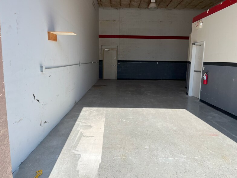 More Photos Of 932 NE 24th Ln, Cape Coral Light Manufacturing For Lease