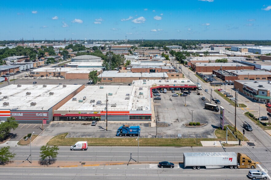 More Photos Of 1501-1527 W North Ave, Melrose Park Unknown For Lease
