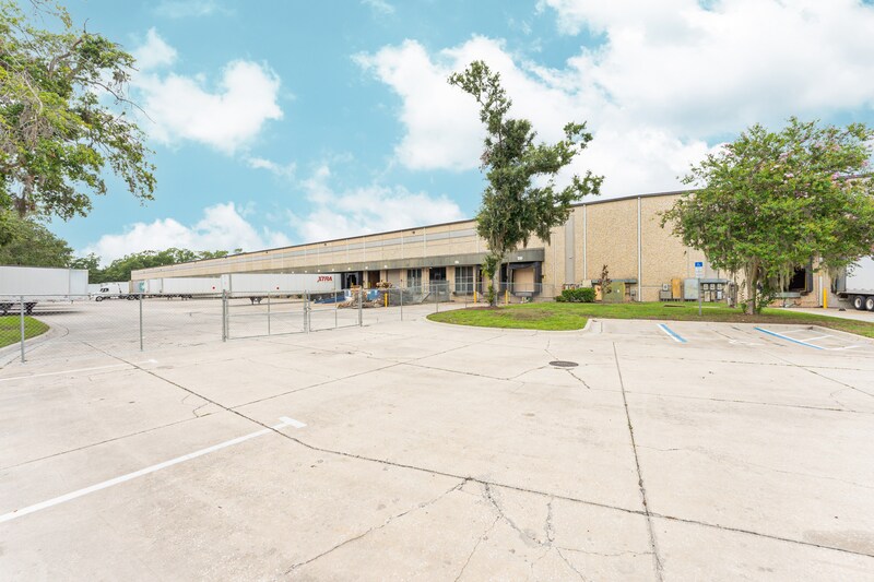 More Photos Of 7105-7125 New Tampa Hwy, Lakeland Warehouse For Lease