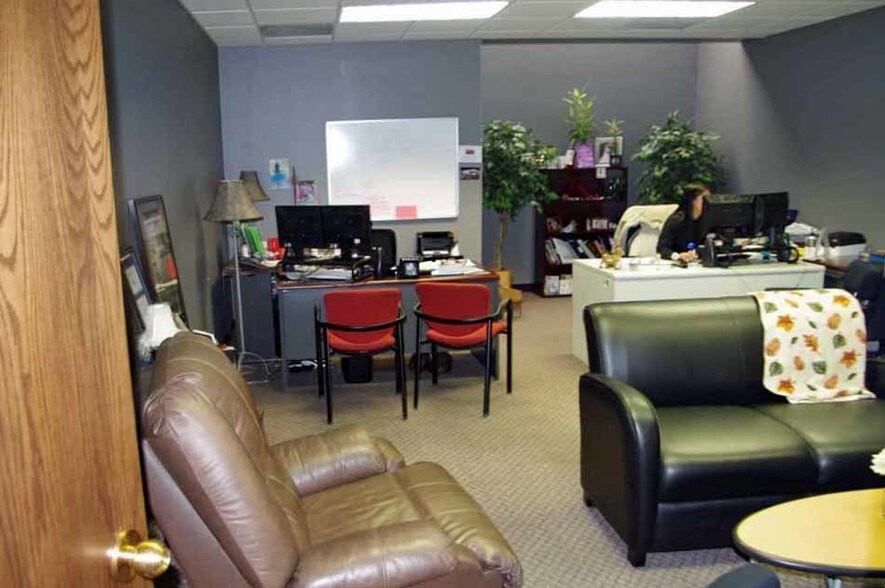 More Photos Of 1 Bronze Pointe Blvd, Swansea Office For Lease