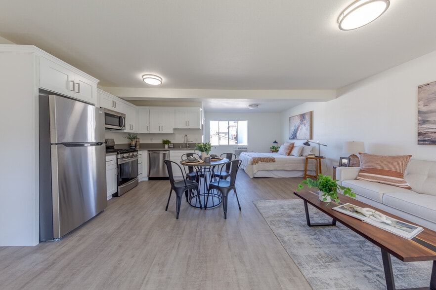 More Photos Of 628 W California Ave, Vista Apartments For Sale