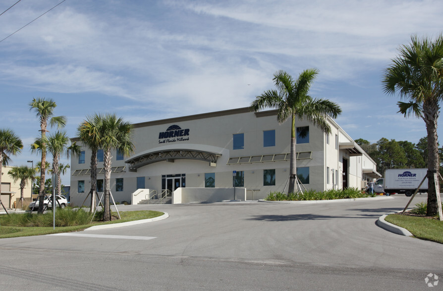 Primary Photo Of 14955 Technology Ct, Fort Myers Warehouse For Lease