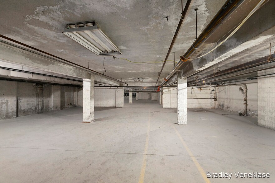 More Photos Of 200 S Division Ave, Grand Rapids Storefront Retail Office For Lease