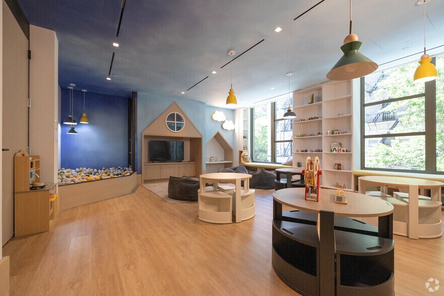 More Photos Of 2461 Broadway, New York Apartments For Lease