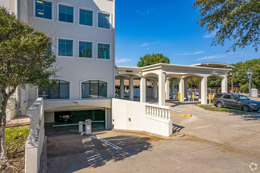 More Photos Of 16600 N Dallas Pky, Dallas Office For Lease