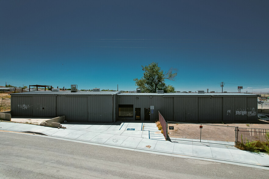 Primary Photo Of 880 Laverne Ave, Barstow Warehouse For Sale