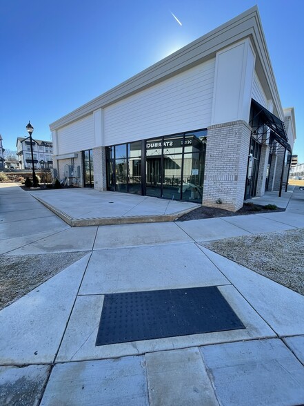 More Photos Of 3021 Stelfox - Unit D1 st, Charlotte General Retail For Lease