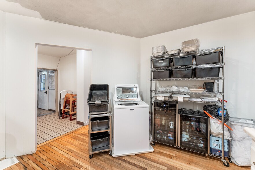 More Photos Of 189 S Vernal Ave, Vernal General Retail For Sale