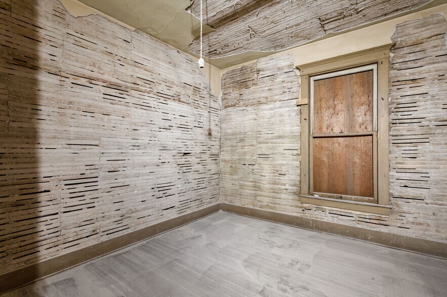 More Photos Of 844-846 N G Ave, Douglas Storefront Retail Residential For Sale