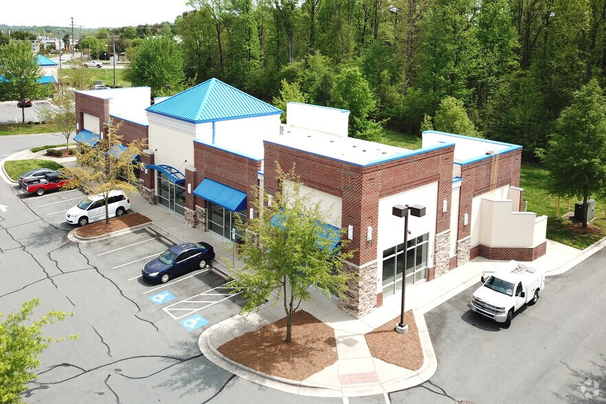 More Photos Of 2504-2510 Somerset Center Dr, Winston-Salem Unknown For Lease