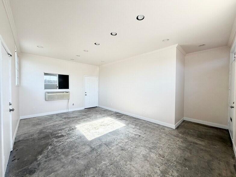 More Photos Of 4401 Firestone Blvd, South Gate Flex For Lease