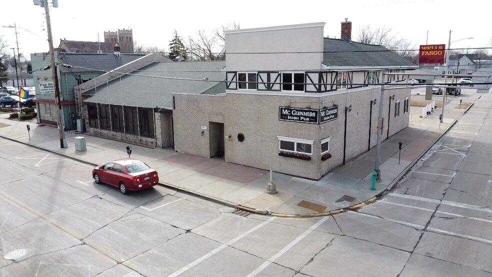 Primary Photo Of 201 S Walnut St, Appleton Storefront Retail Residential For Sale