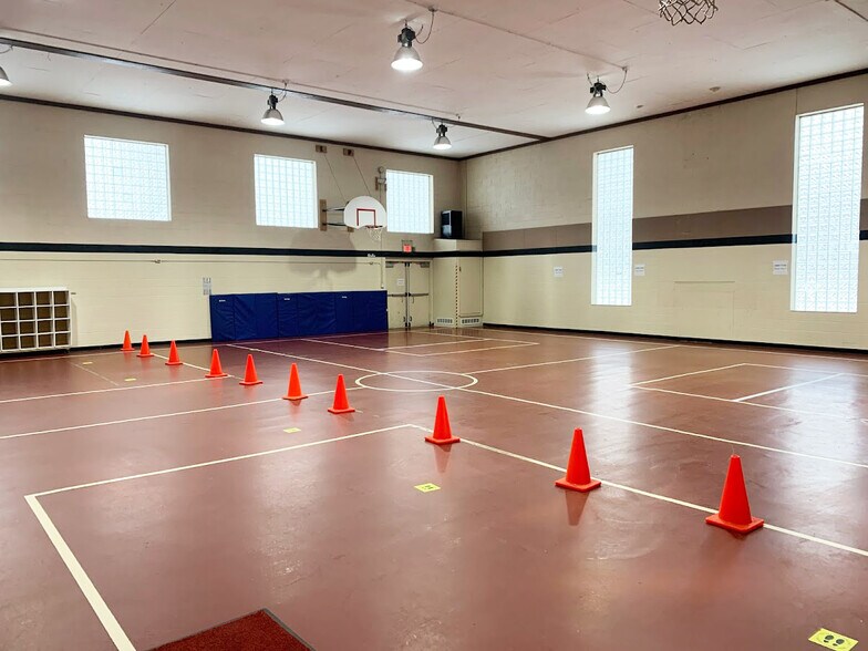 More Photos Of 46000 Sugarbush Rd, New Baltimore Flex For Sale