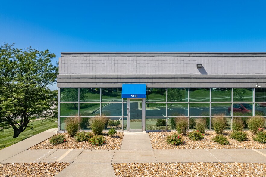 More Photos Of 7810-7900 NW 100th St, Kansas City Unknown For Lease