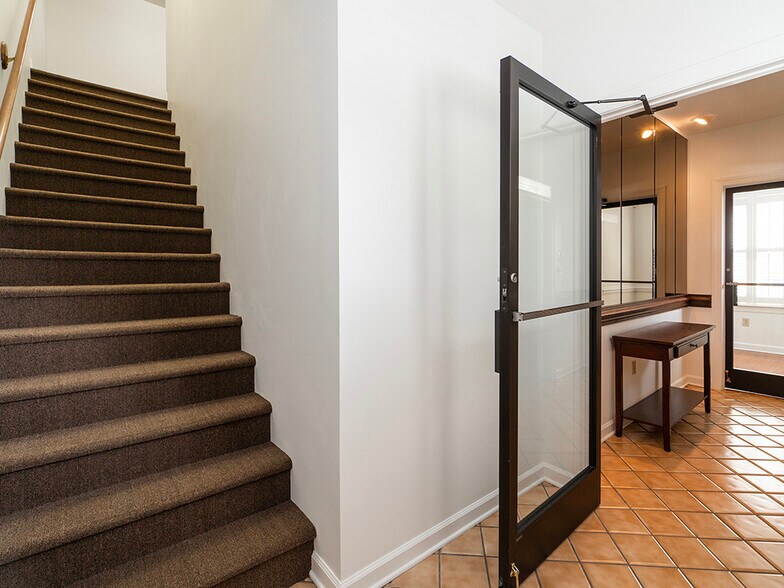 More Photos Of 3051-3057 S Church St, Burlington Office For Sale