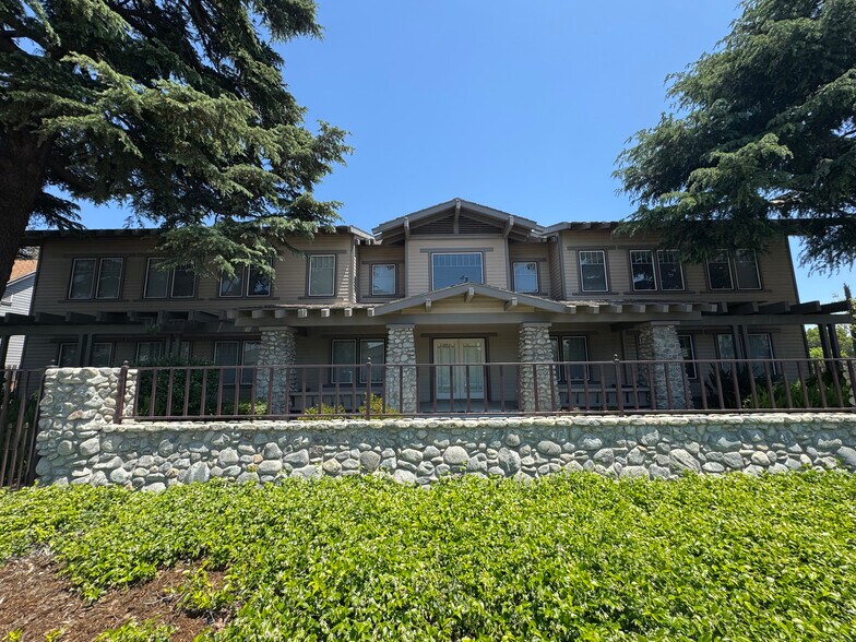 Primary Photo Of 437 N Riverside Ave, Rialto Loft Creative Space For Lease