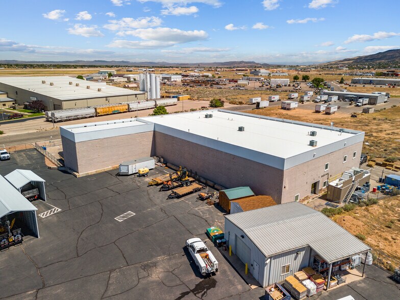 More Photos Of 2331 W Park Ave, Cedar City Distribution For Sale