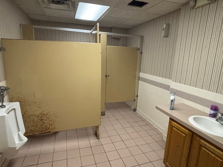 More Photos Of 11250 Hayes St, Detroit Religious Facility For Sale