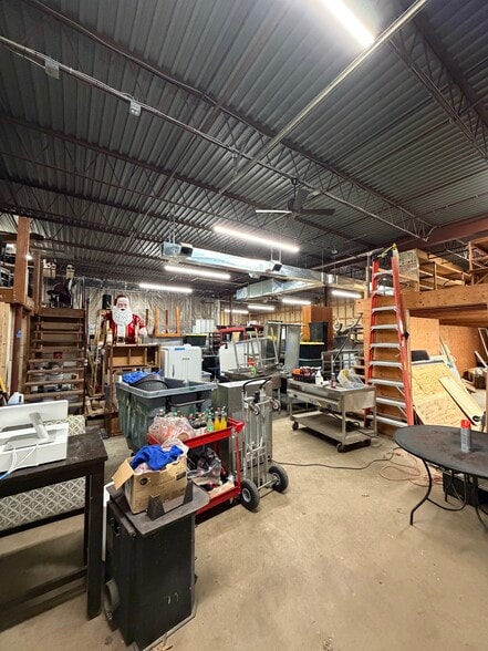 More Photos Of 969-979 Meriden Waterbury Tpke, Plantsville Freestanding For Lease