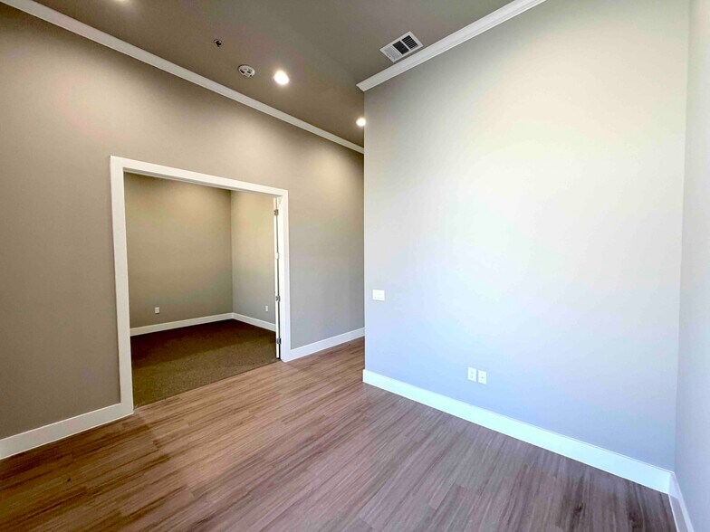 More Photos Of 1400 N Coit Rd, McKinney Medical For Sale