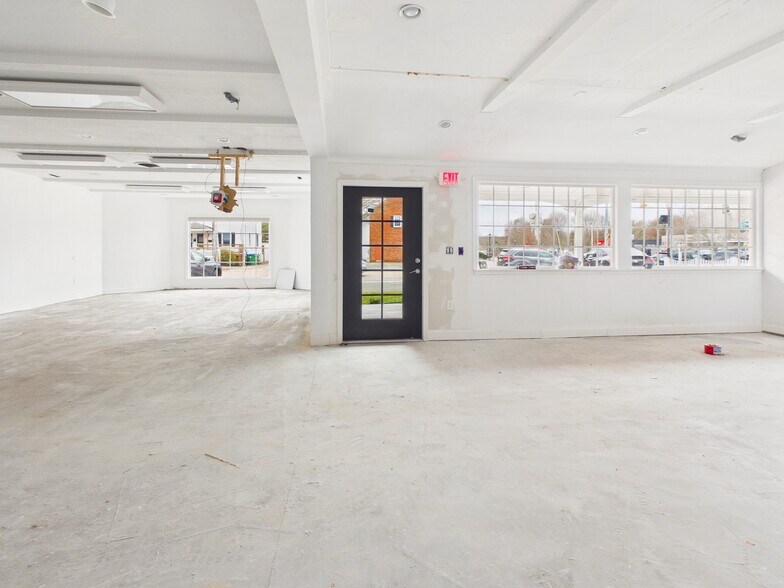 More Photos Of 680 High St, Westwood Freestanding For Lease