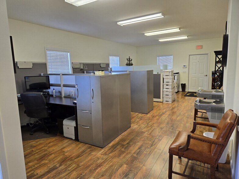 More Photos Of 106 N Bridge St, Farmville Medical For Sale
