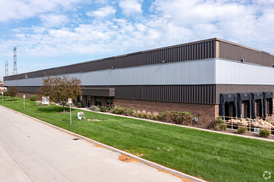 Primary Photo Of 1111 N Du Page Ave, Lombard Warehouse For Sale