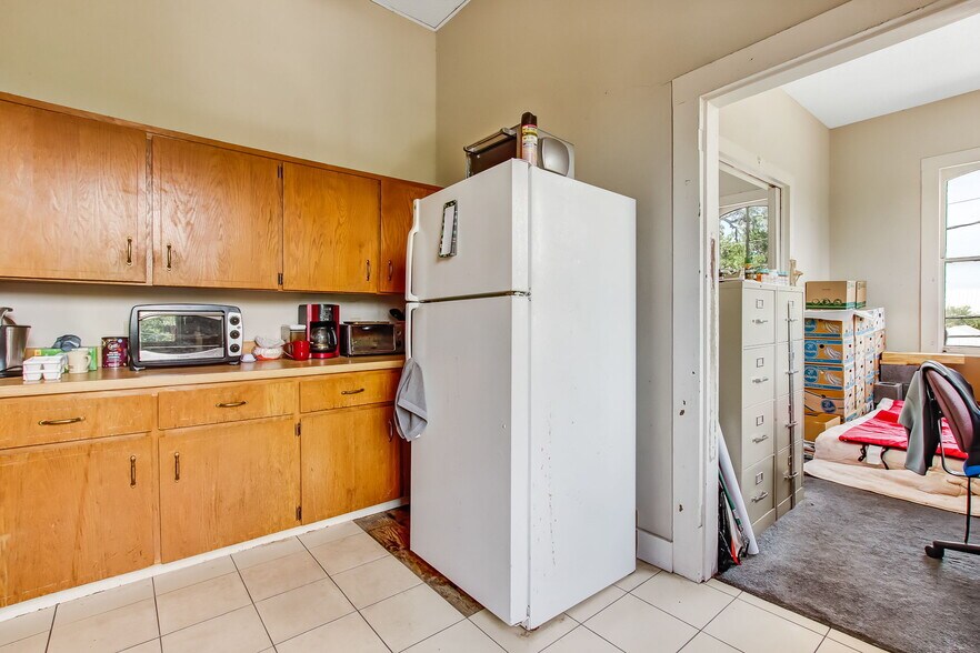 More Photos Of 516 Ash St, Fernandina Beach Freestanding For Lease