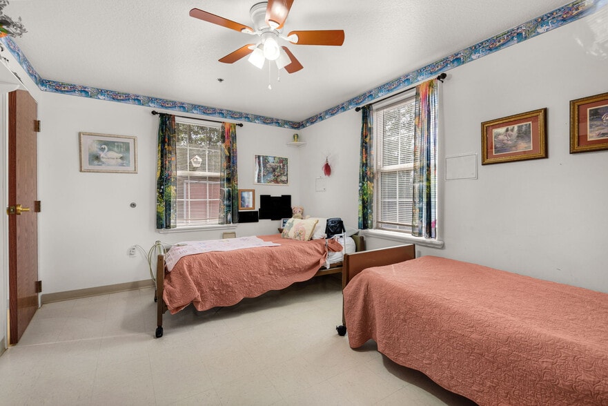 More Photos Of 3215 E James Lee Blvd, Crestview Healthcare For Sale