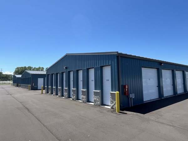 More Photos Of 1241 Winford Ave, Green Bay Self Storage For Sale